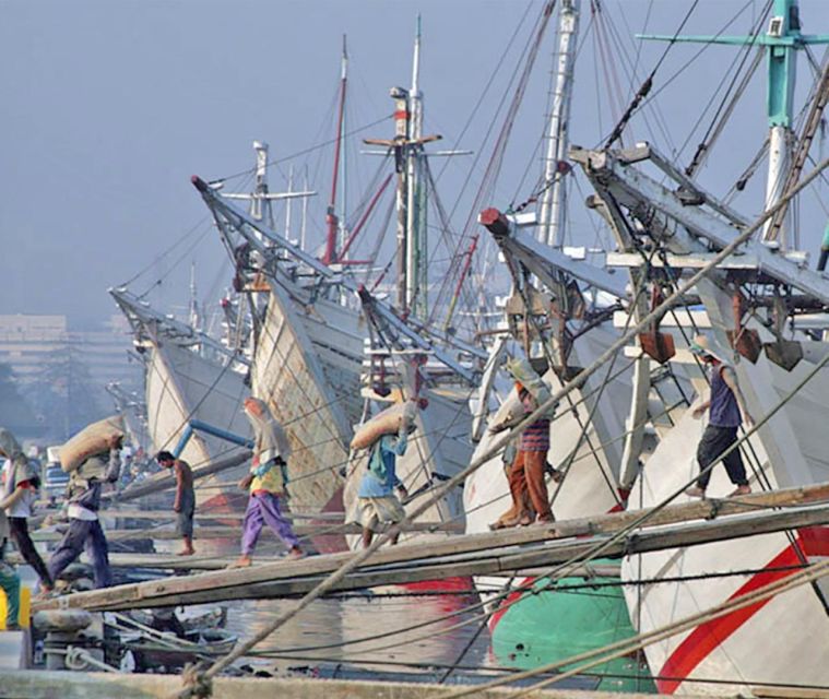 From Port Jakarta Tanjung Priok : Private Explore City Tour - Common questions