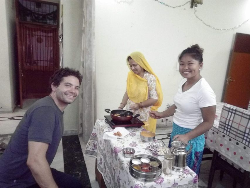 Jaipur: Home Cooking Class and Dinner With a Local Family - Common questions