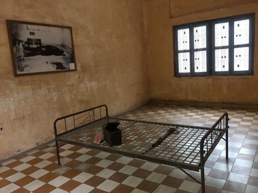 Private Half Day Trip to Genocidal Museum & Killing Field - Last Words