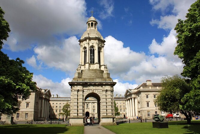 A Guided Walking Tour of Trinity College Campus - Key Points