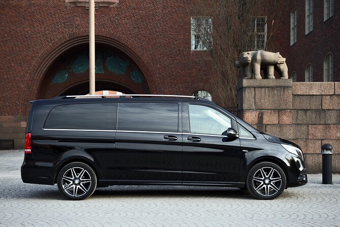 Airport Limousine Transfer: Stockholm City to Bromma Airport 1-7 Passengers - Booking Information