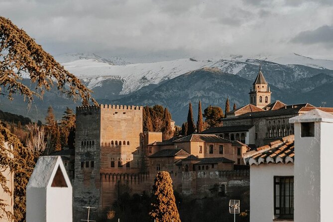 Alhambra Private Tour & Nazaries Palaces From Seville With Pickup - Just The Basics