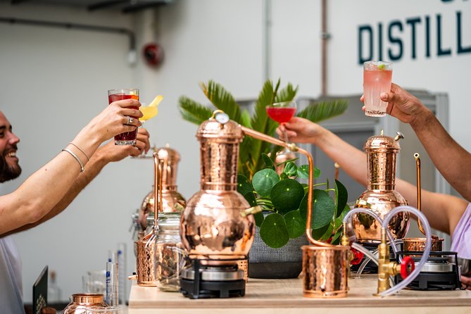 Amsterdam: Botanical Rum Distilling Class Inc. Personal Bottle - Key Points