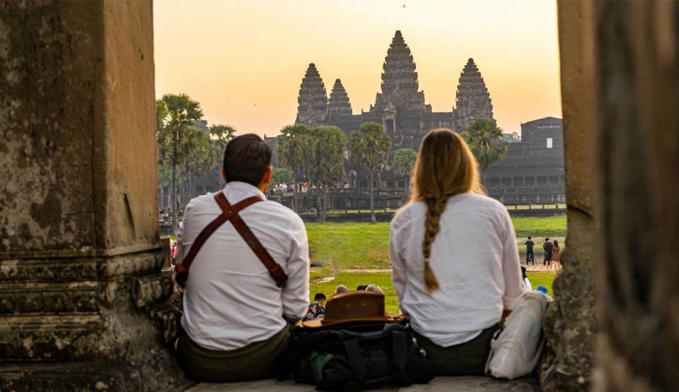 Angkor Sunrise & Small Circuitby Tuk- Tuk Include Breakfast - Key Points