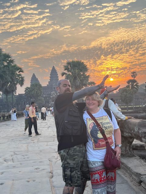 Angkor Sunrise Small Tour & Package - Key Points