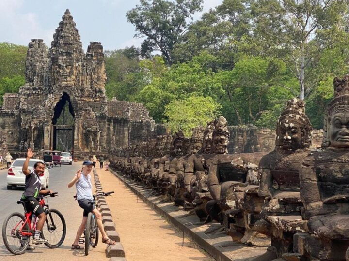 Angkor Wat Bike Tour With Lunch Included - Key Points