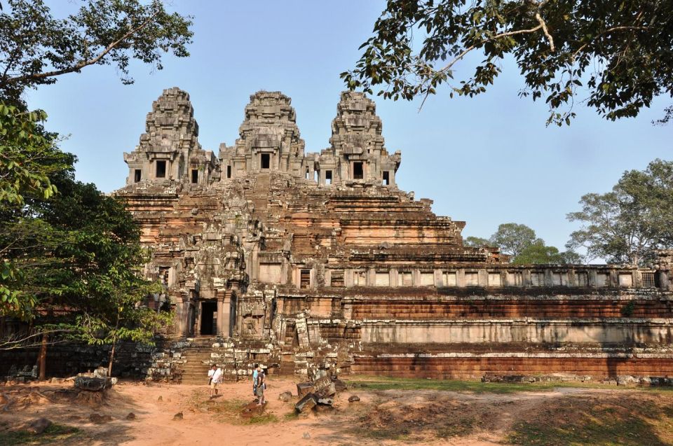 Angkor Wat Sunrise Small Tour - Key Points