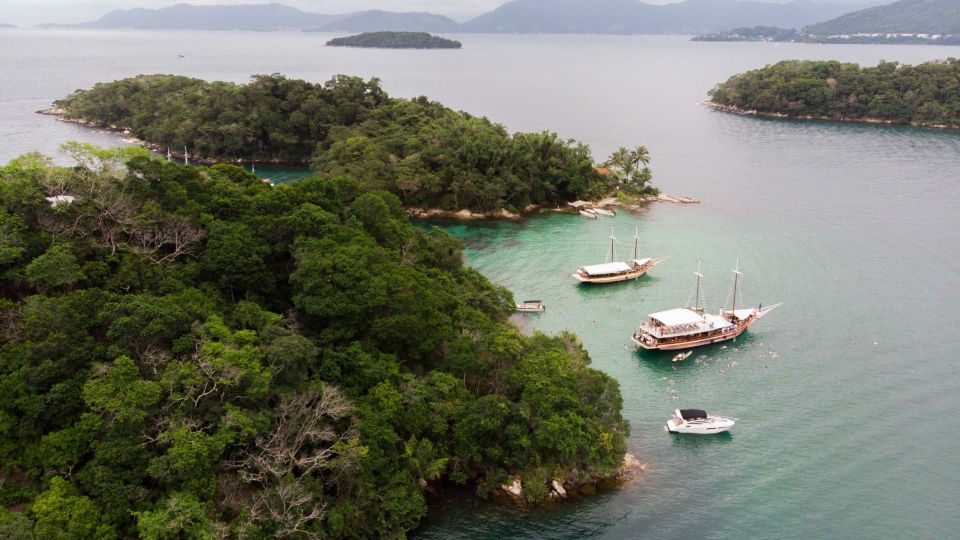 Angra Dos Reis: Boat Tour in Ilha Grande and Lagoa Azul - Key Points