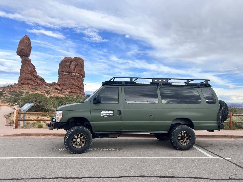 Arches National Park: Sunset Pavement Van Tour - Key Points