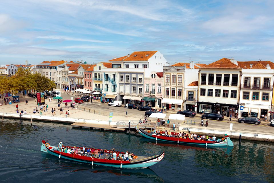 Aveiro: Scenic Guided Boat Tour - Key Points