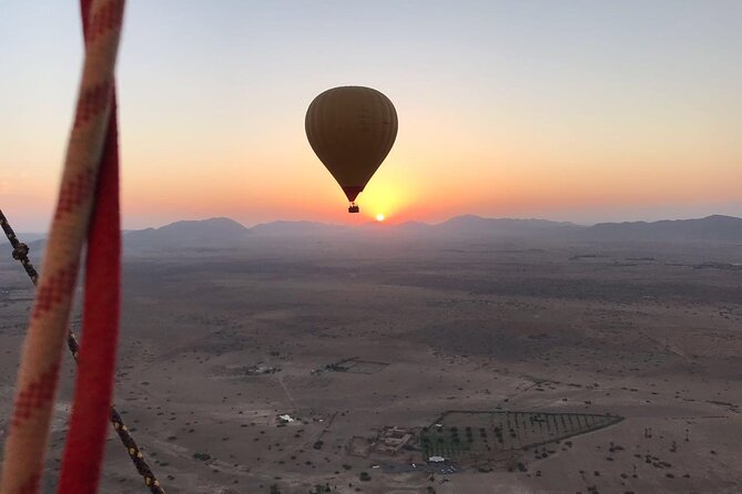 Balloon Flight With Berber Breakfast and Camel Ride Experience - Key Points