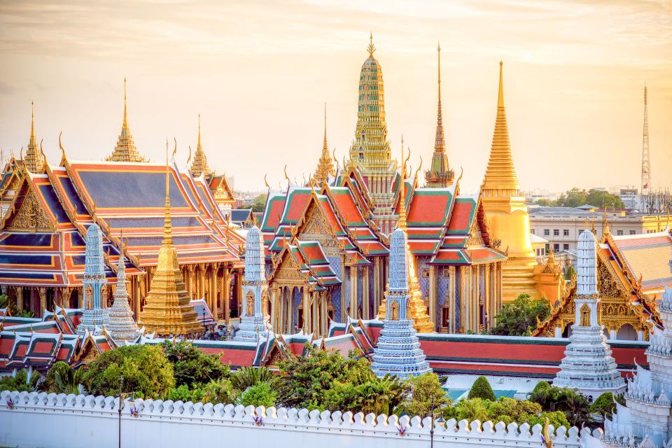 Bangkok: City Highlights Temple and Market Walking Tour - Key Points