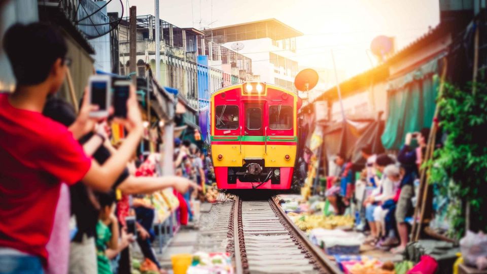 Bangkok: Maeklong Train Market & Amphawa Floating Market - Key Points