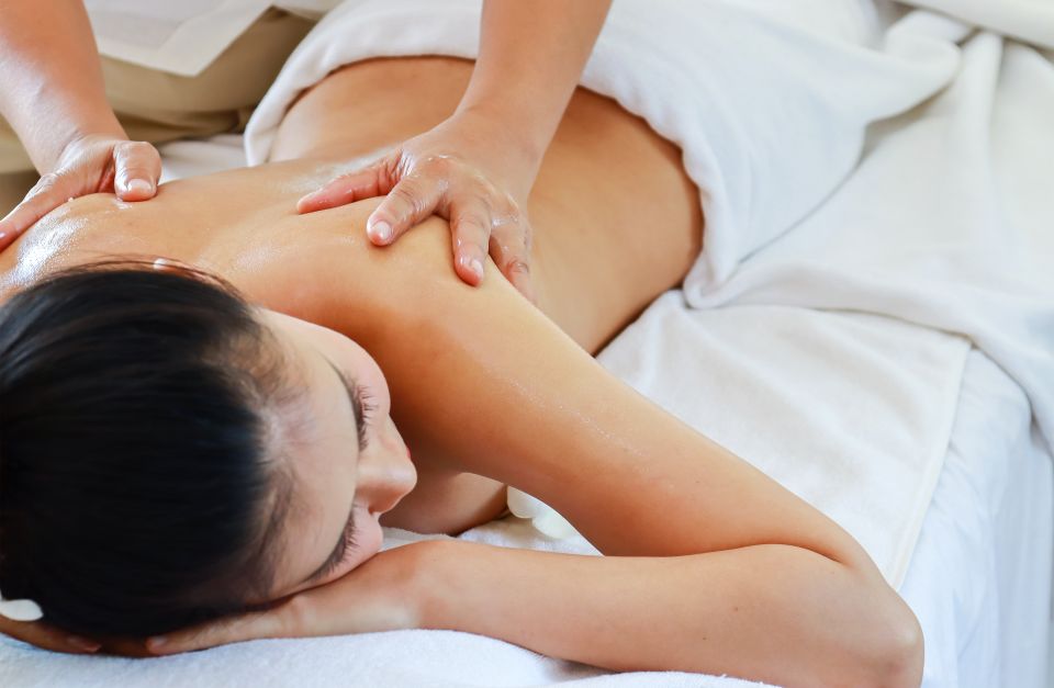 Bangkok: Wat Pho Thai Massage in Your Hotel Room - Key Points