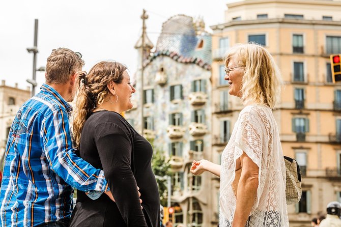 Barcelona Highlights Private Tour With a Local 100% Personalized - Key Points