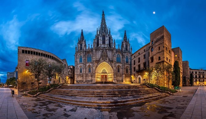 Barcelona Highlights, Walking & Wine Private Tour - Key Points