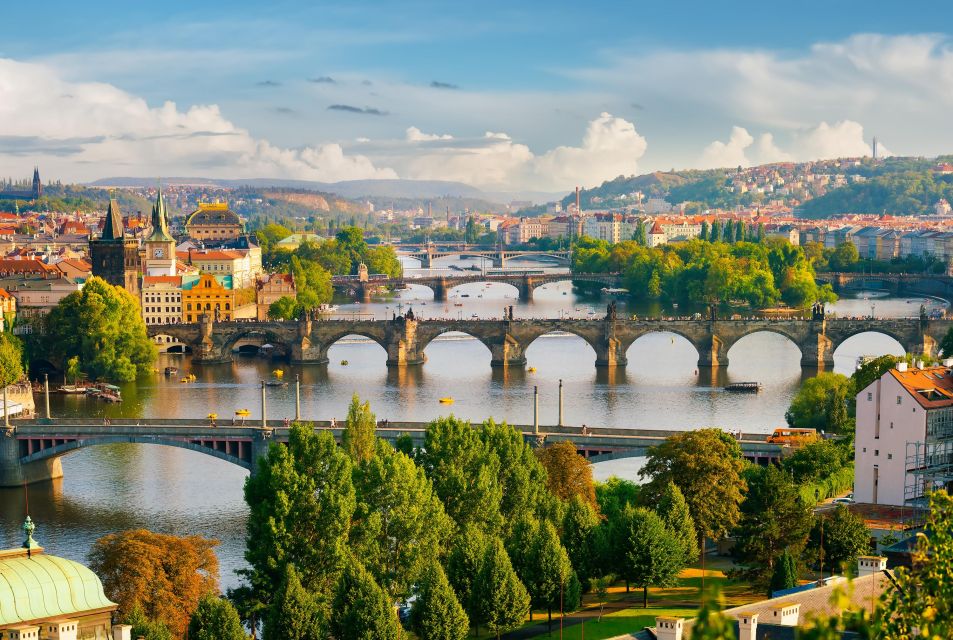 Behind the Iron Curtain in Prague With Cullinary Experience - Key Points