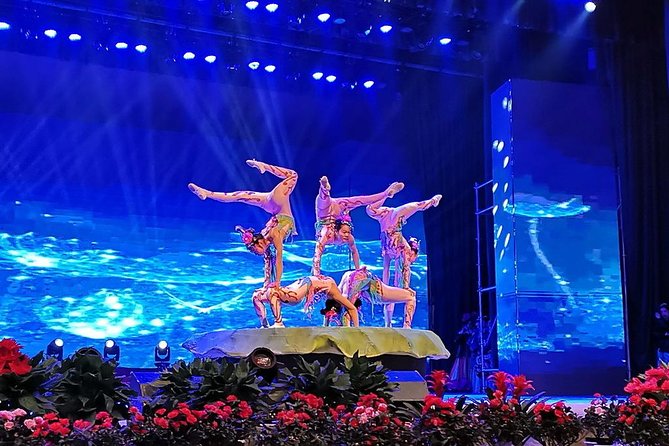 Beijing Luxury Dinner at Lost Heaven and VIP Seated Acrobatic Show Plus Houhai Visit - Key Points