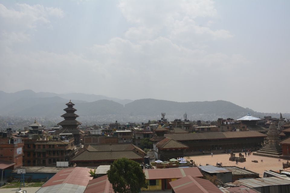 Bhaktapur and Changu Narayan Tour With Private Guide - Key Points