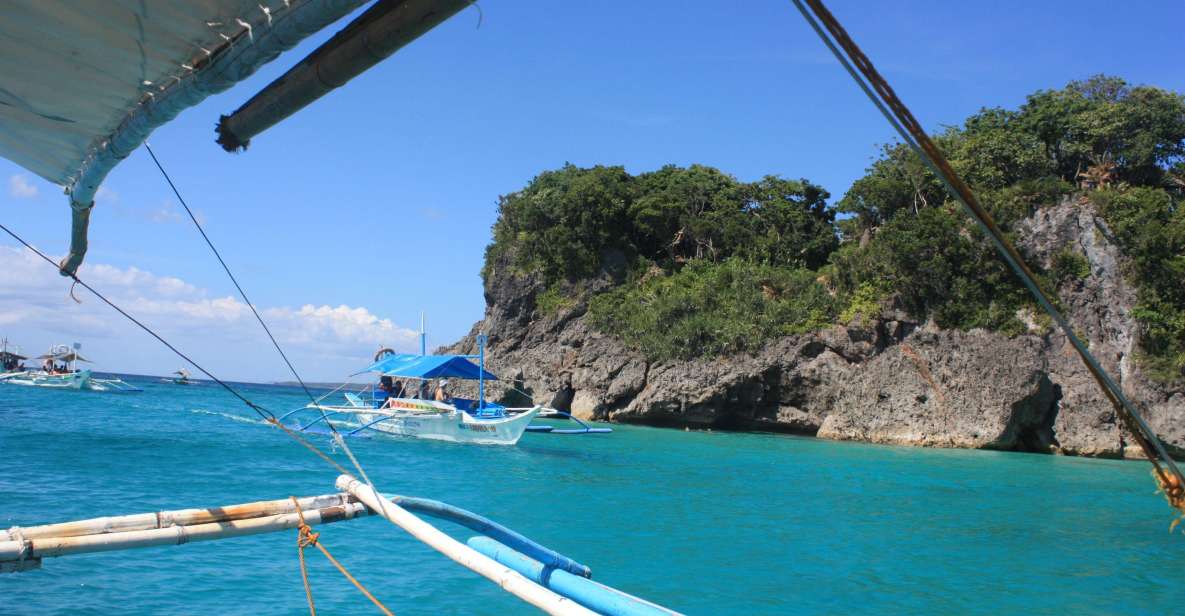Boracay Hopping Tour With Standard Boodle Fight Lunch - Key Points