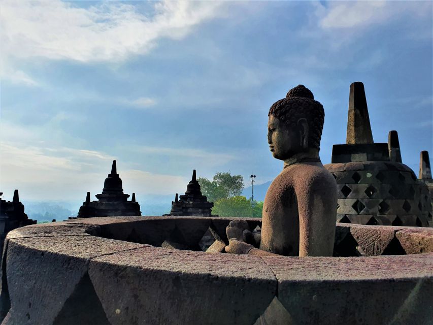 Borobudur Tour Climb up to the Top & Prambanan With Lunch - Key Points