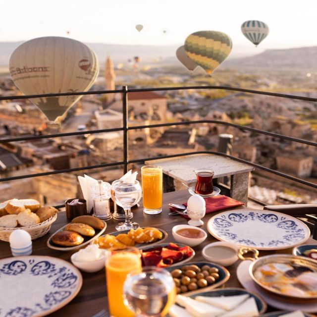 Breakfast in Cappadocia at Carpet Terrace With Balloons - Experience Details