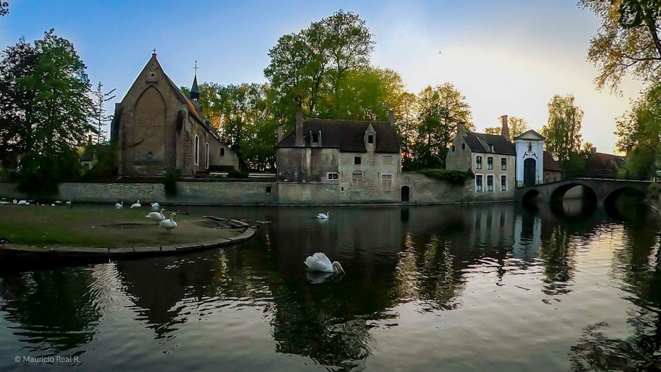 Bruges: Private Historical Highlights Walking Tour - Key Points