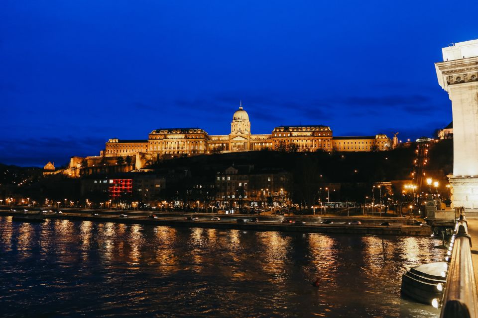 Budapest: 1-Hour Evening Sightseeing Cruise With Drink - Booking Details