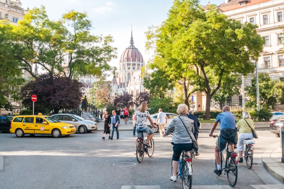 Budapest: Guided City Discovery Bike Tour - Key Points