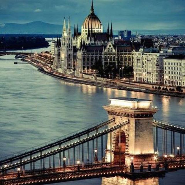 Budapest: Half-Day Highlights Small Group Private Tour - Key Points