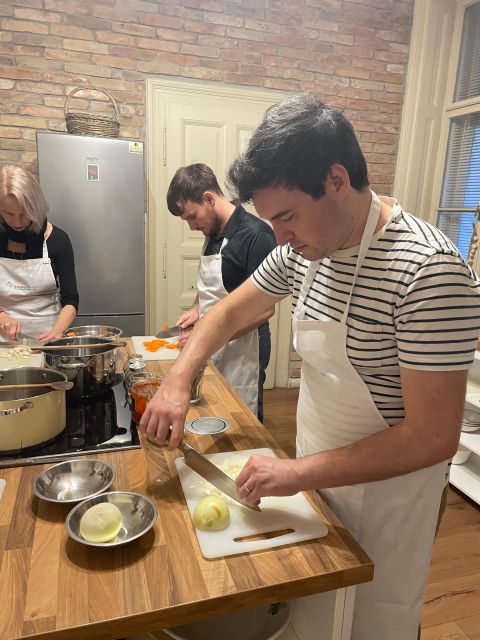 Budapest: Hungarian Cooking Class With a Professional Chef - Key Points