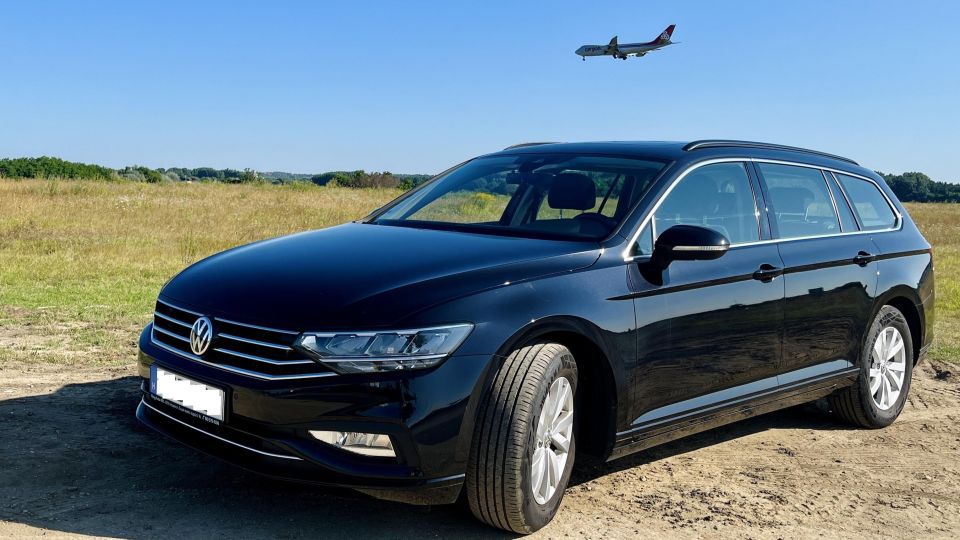 Budapest: Private Airport Transfer - Key Points