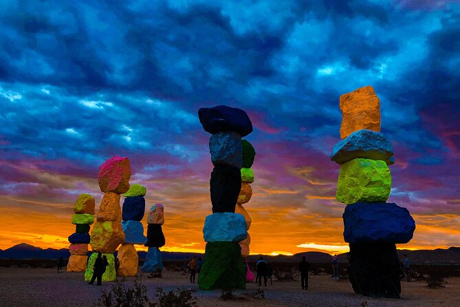 California Desert, Seven Magic Mountains and Welcome to Fabulous Las Vegas Sign - Logistics