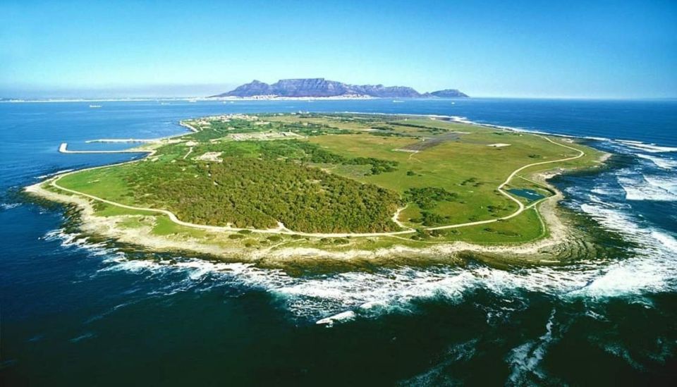 Cape Town City Highlights Tour:Robben Island, Table Mountain - Just The Basics