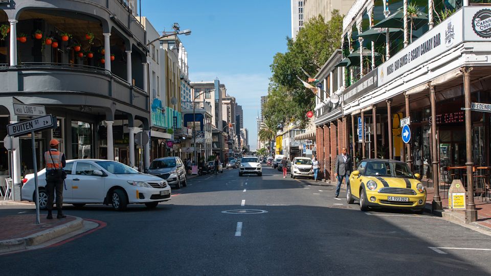 Cape Town: Half-Day Walking City Tour and African Lunch - Key Points