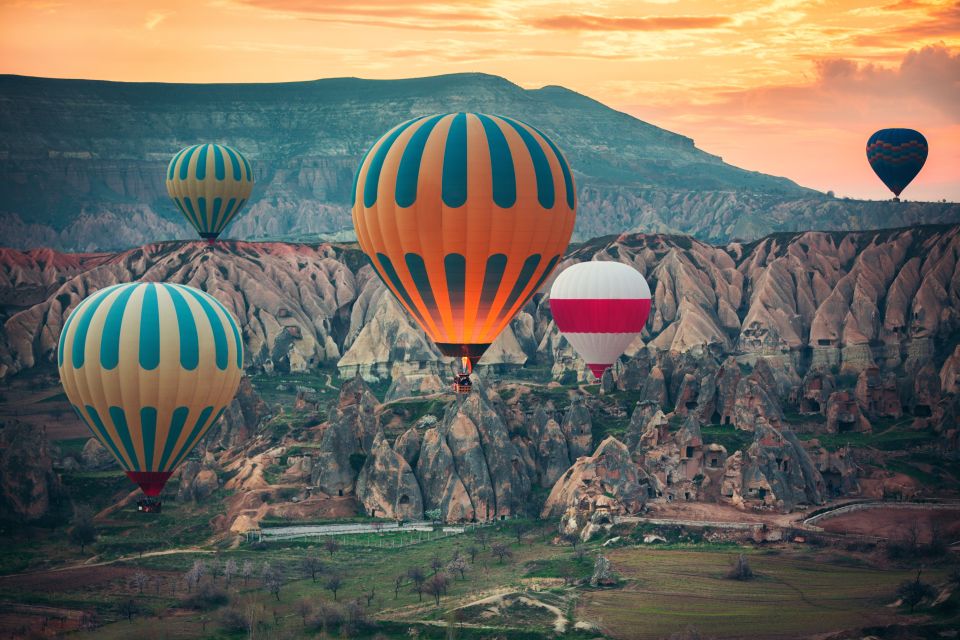 cappadocia sunrise balloon flight with hotel pickup Cappadocia: Sunrise Balloon Flight With Hotel Pickup