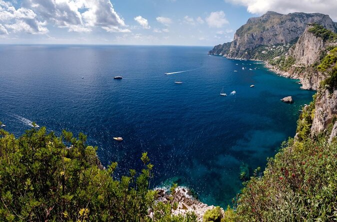 Capri Private Elegant Boat Tour From Sorrento - Key Points
