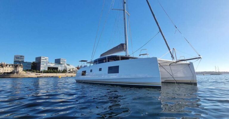 Cascais:Luxury Private Sailing Catamaran Cruise With a Drink