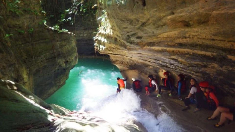 Cebu:CanyoneeringKawasanFalls,Mantayupan Falls and MoalBoal - Key Points