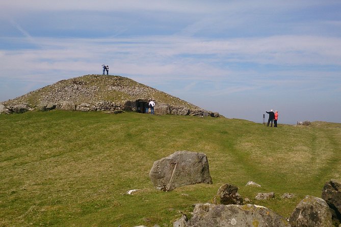 Celtic Day Trip From Dublin With Spanish-Speaking Guide - Key Points