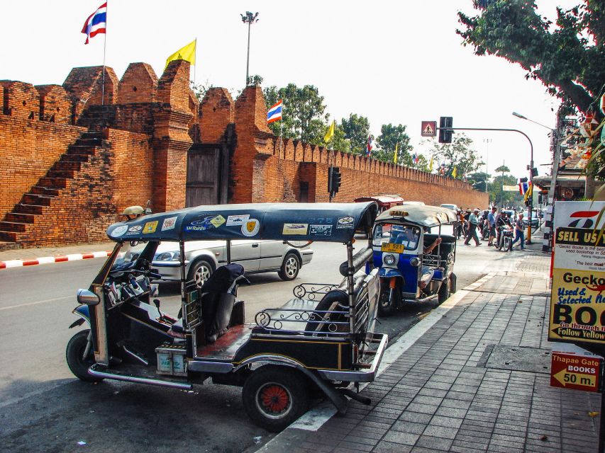 Chiang Mai: Private Tuk Tuk Tour of City Temples With Pickup - Key Points