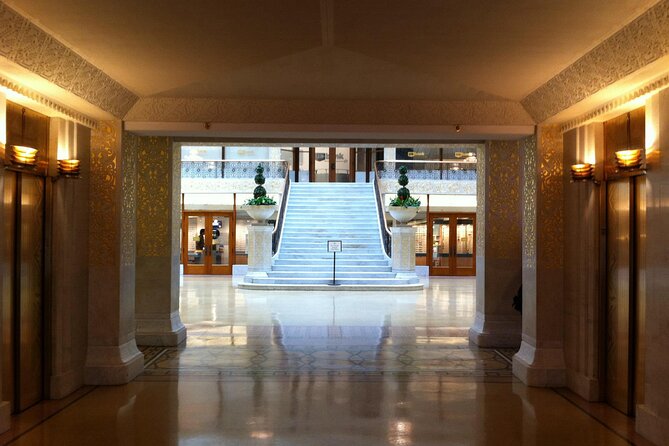 Chicago Architecture Walking Tour: Dazzling Interiors of the Loop - Just The Basics