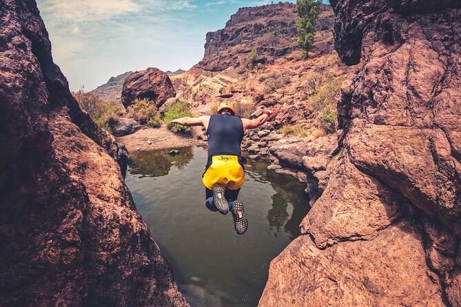 Cliff Jumping Canyoning in The Rainbow Rocks Ravine