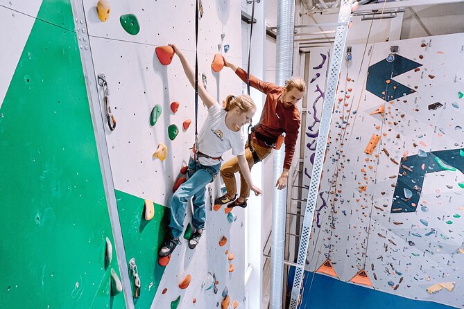 Climbing at Mørkvedhallen Climbing Center - Location and Meeting Point