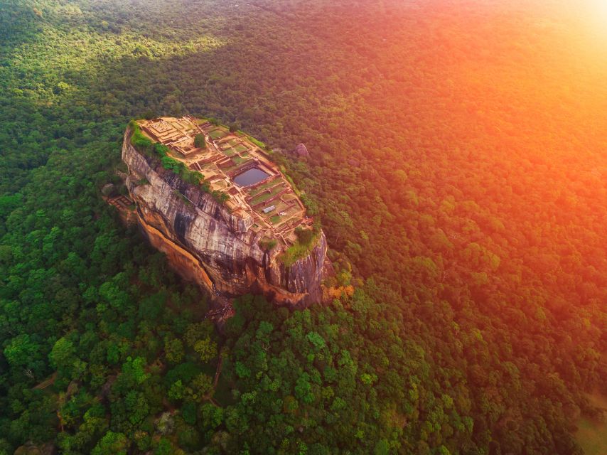 Colombo: Polonnaruwa & Sigiriya Guided Day Tour With Lunch - Key Points