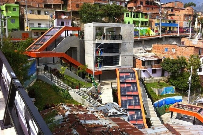 Comuna 13 Graffitour Knows the Urban Art District of Medellín - Key Points