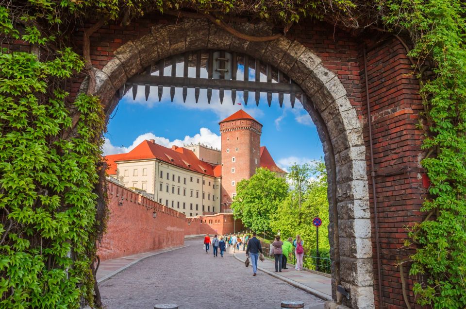 Czartoryski Palace Museum Tickets and Krakow Old Town Tour - Key Points