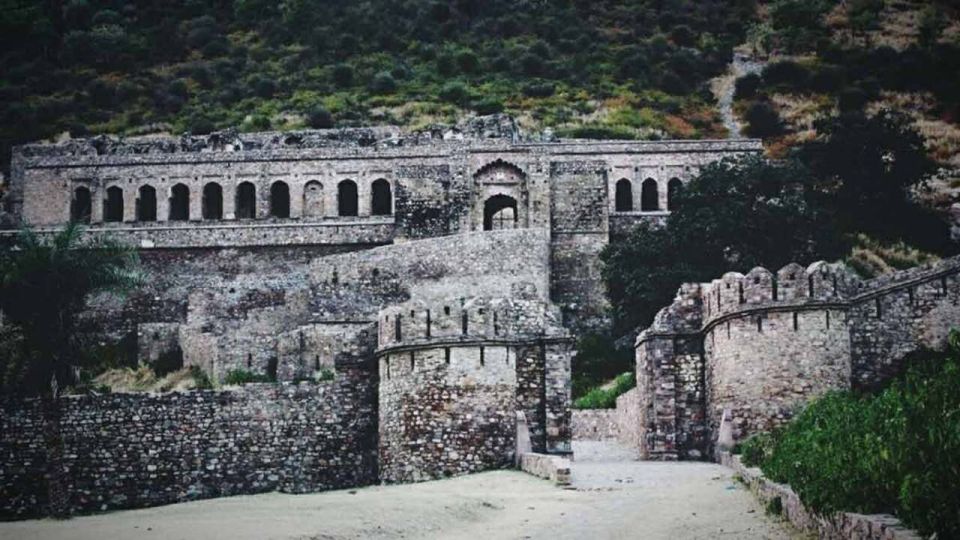 Day Tour Jaipur to Haunted Bhangarh & Abhaneri Stepwell - Key Points