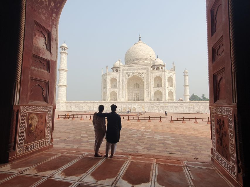 Delhi: Taj Mahal Tour With Photographer by Gatimaan Express. - Key Points