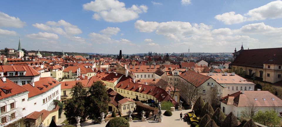 Discover Prague With Your Local Friend! - Key Points